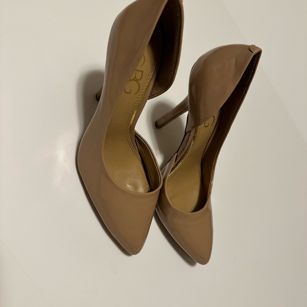 BCBG Patent Nude Pumps Size 6/36 Wide - Picture 5 of 15